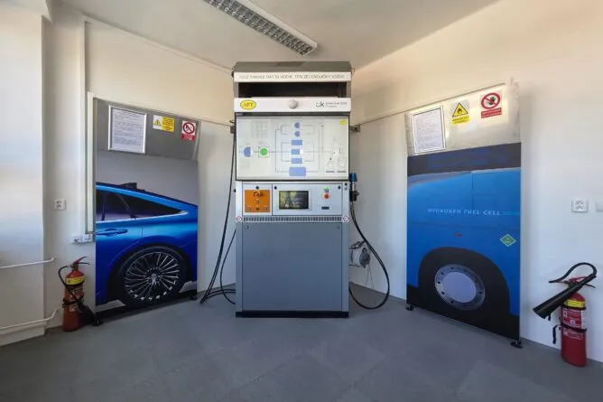 Trenažer vodíkové plnící stanice - APT