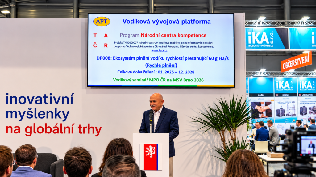 Ing. Vladimír Dynda, CSc., ředitel rozvoje obchodu a institucionálních vztahů APT, spol. s r.o., Vodíková osobnost roku 2025 na Mezinárodním strojírenském veletrhu v Brně